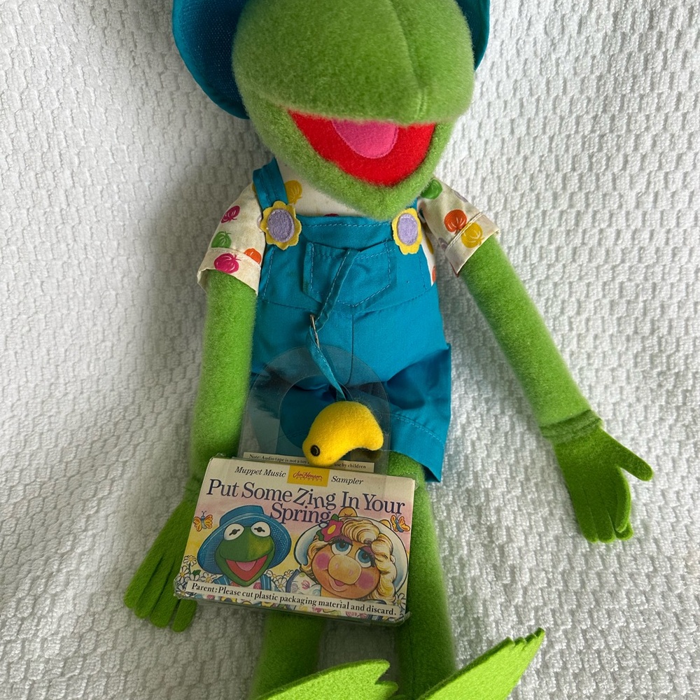 Kermit Plush Stuffed Doll Muppets Target Spring Promotion w/ Cassette